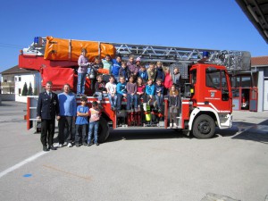 22. März 2012 Besucher zweier 3. Klassen